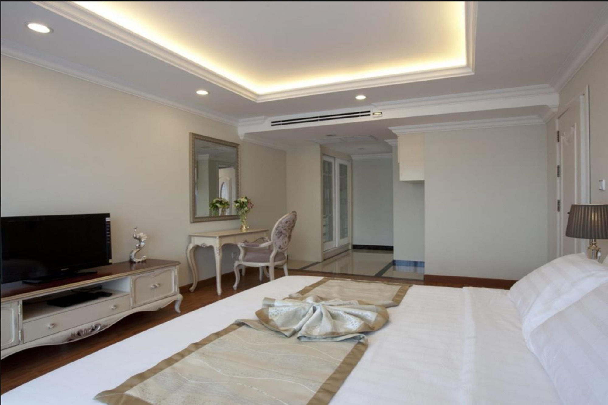 Lk Noble Suite