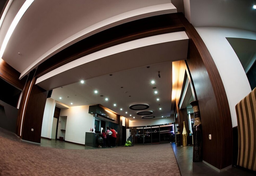 Omorfi Garden Resort Hotel