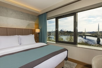 Csk The Halich Port Istanbul