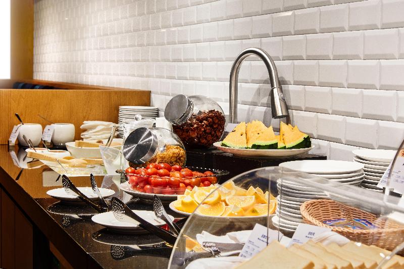 Holiday Inn Express Kaohsiung Love River