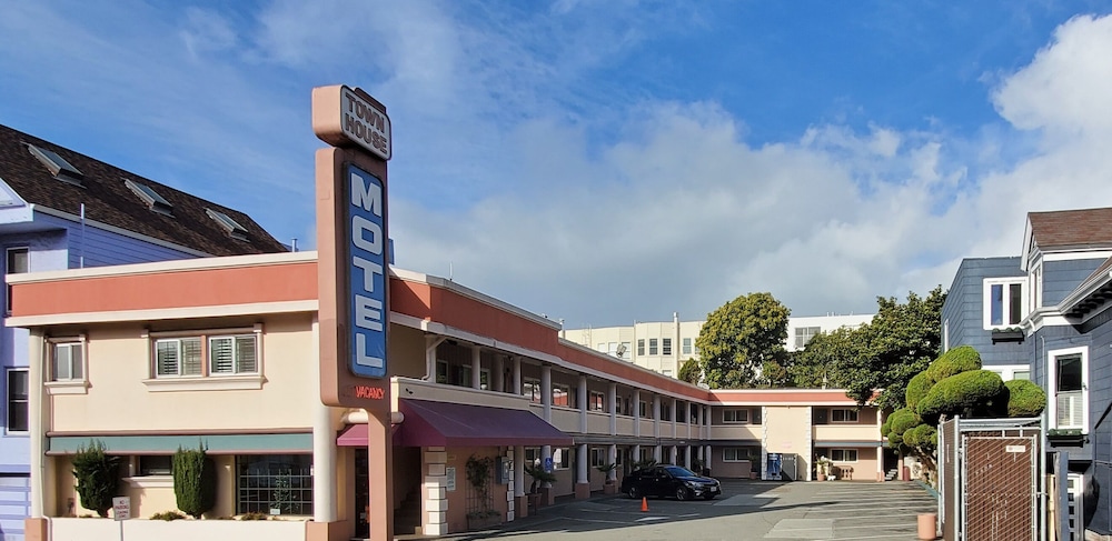 Town House Motel