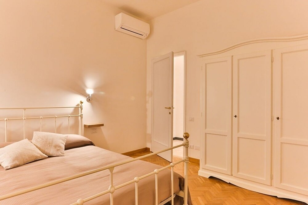 Casa Rural Myflorenceholiday Gold Bridge