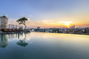 Peridot Grand Hotel & Spa By Aira