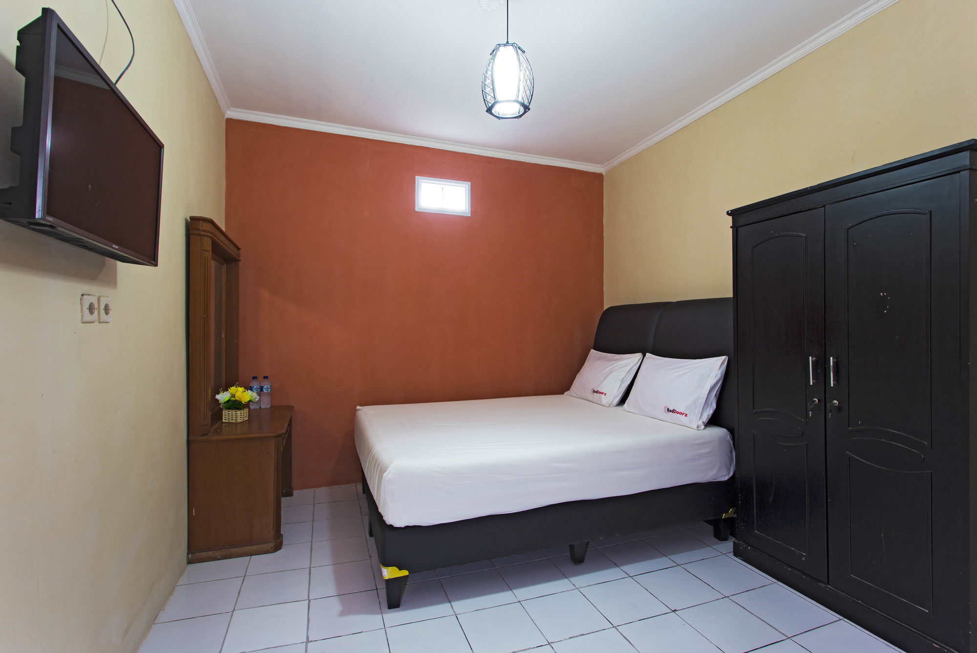 RedDoorz Pesanggrahan