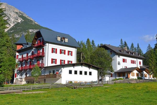 Hotel Croda Rossa