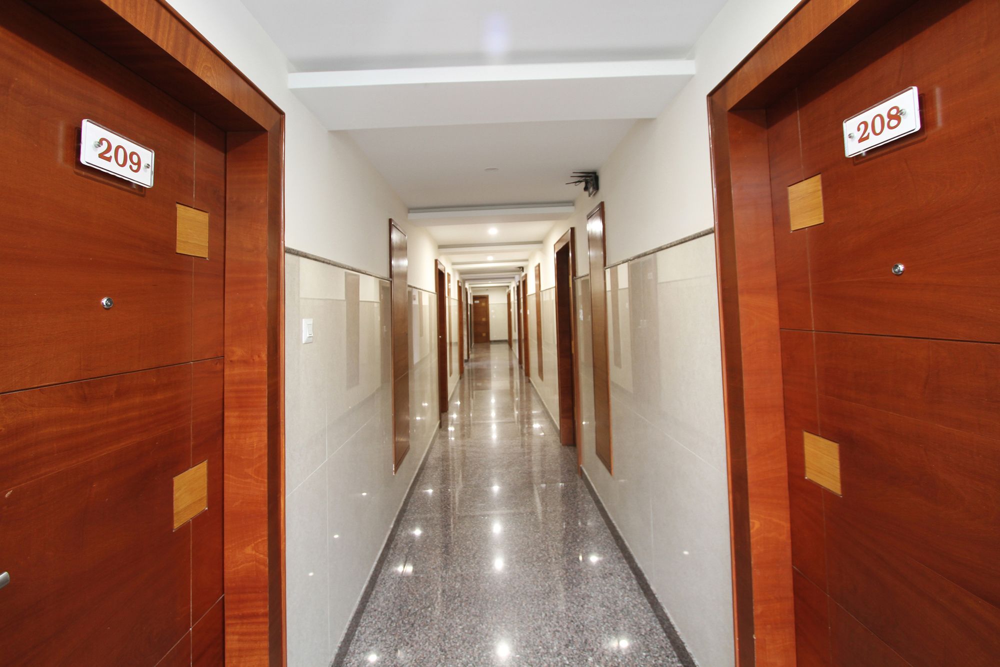 Hotel U.T. Elegance by OYO Rooms
