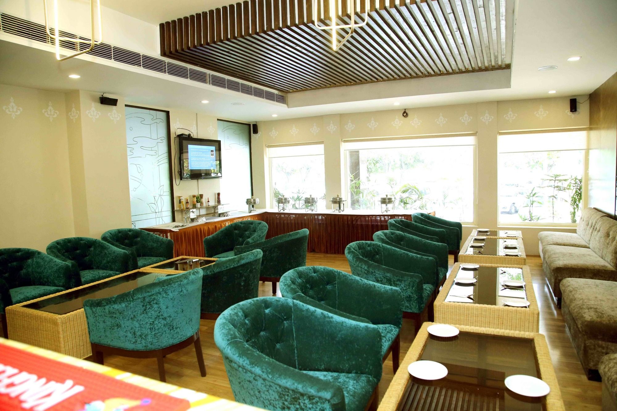 Fable Monarque Piccadily Chowk