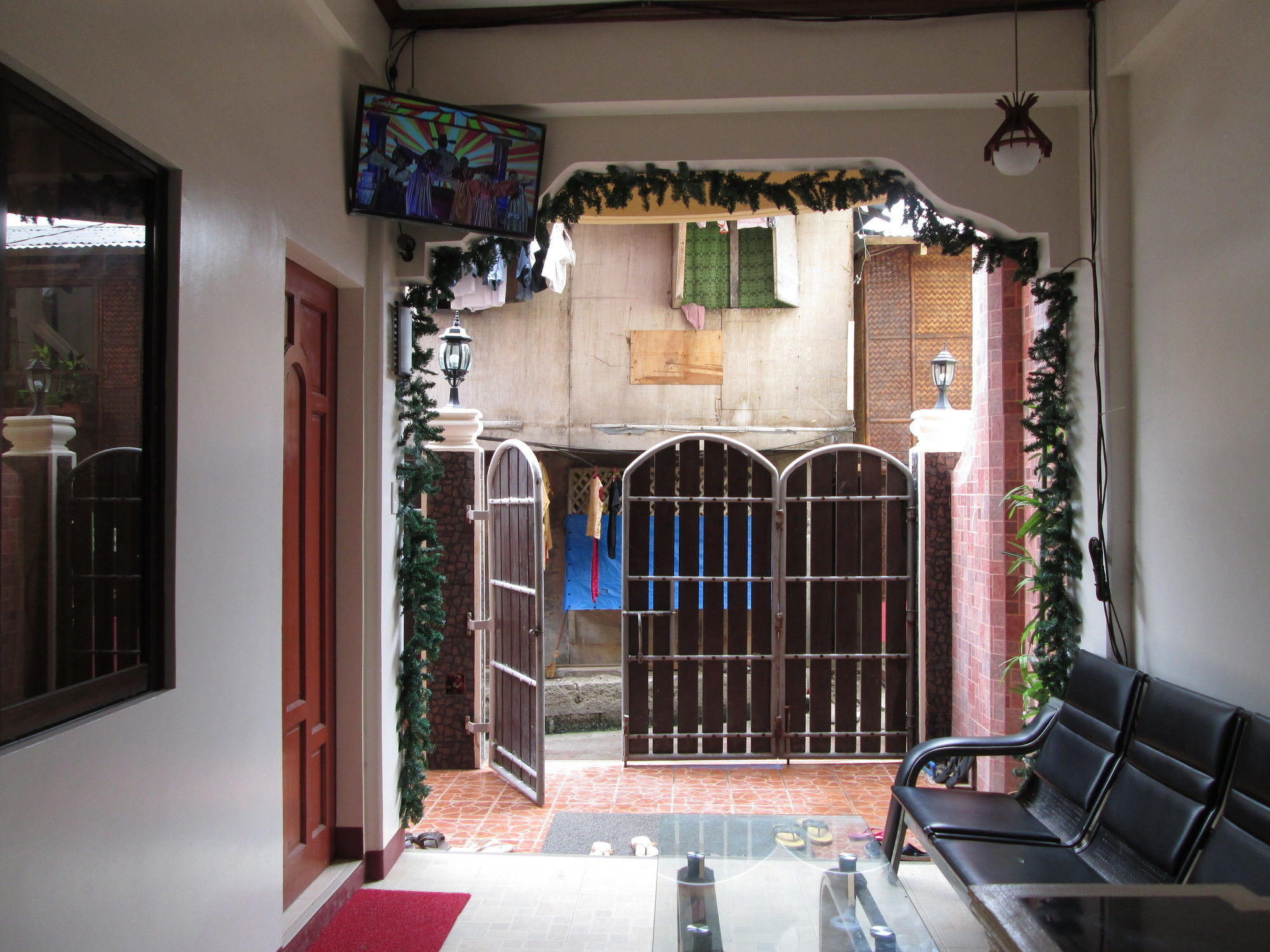 AJ Travellers Inn