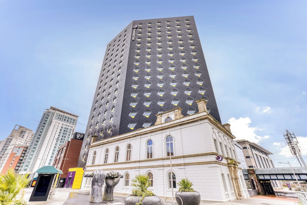 Premier Inn Cardiff City Centre-stadium