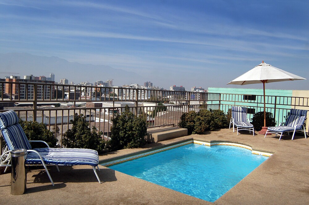 Imperio Suites Hotel