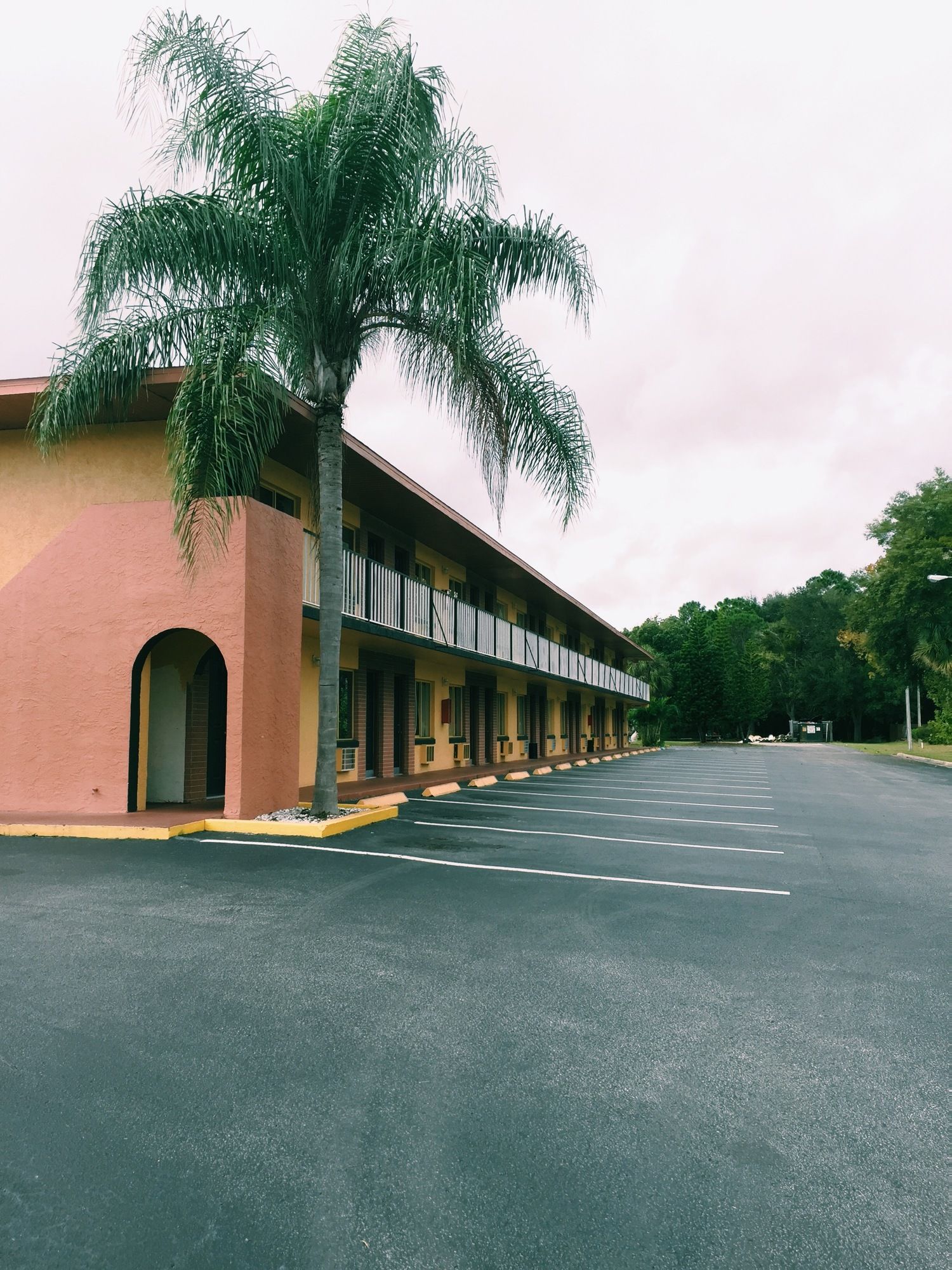 Red Carpet Inn & Suites Kissimmee