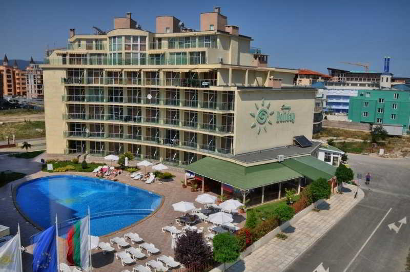 Sunny Holiday Aparthotel