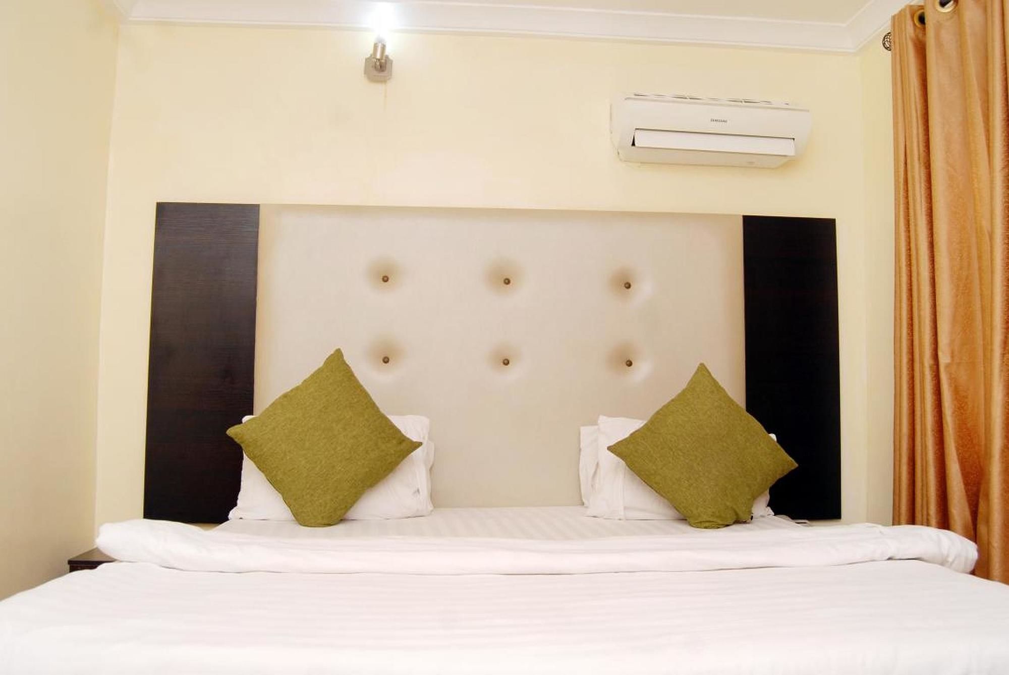 West Eleven Luxury