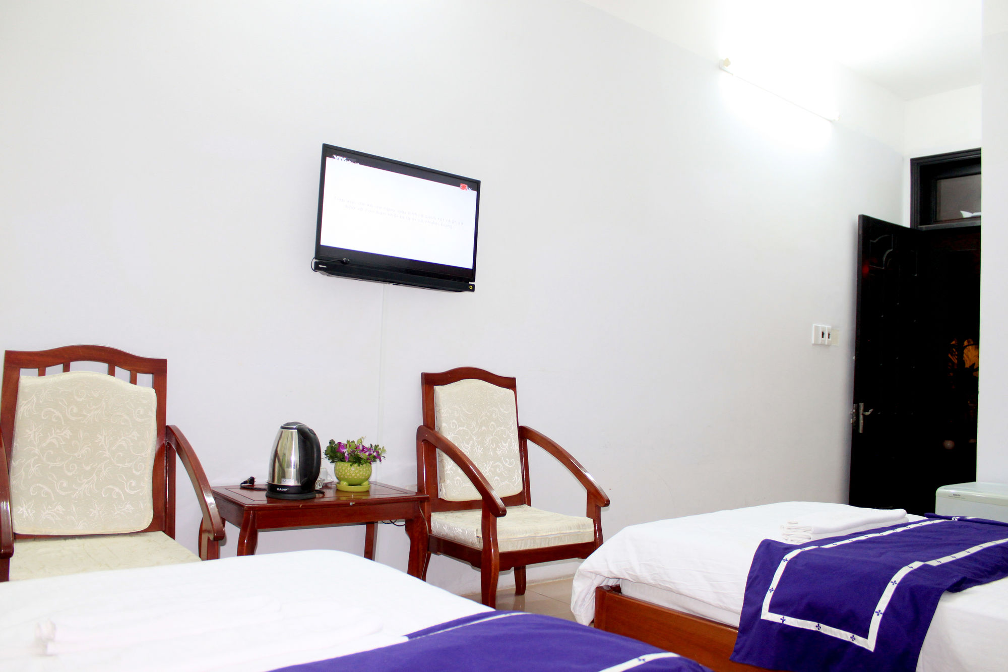 Ngoi Nha Xanh Hotel