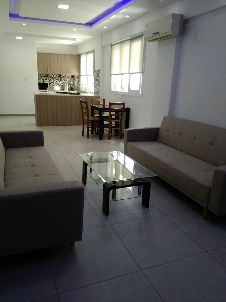 Palm Sea Hotel Apartments 2
