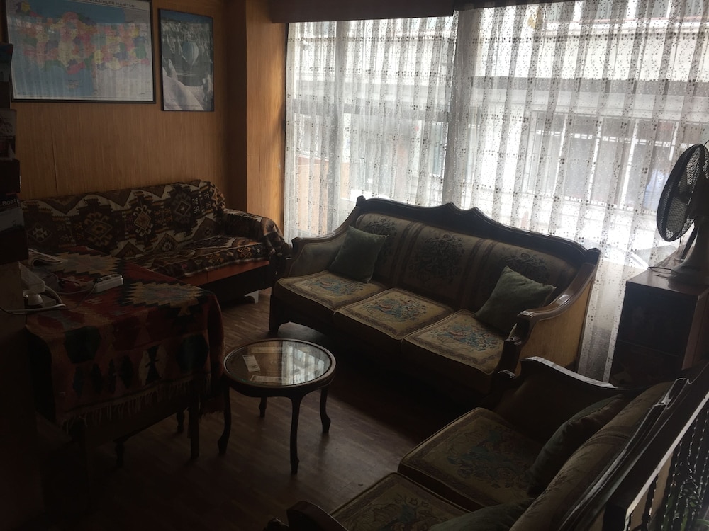 Istanbul Paris Hotel & Hostel