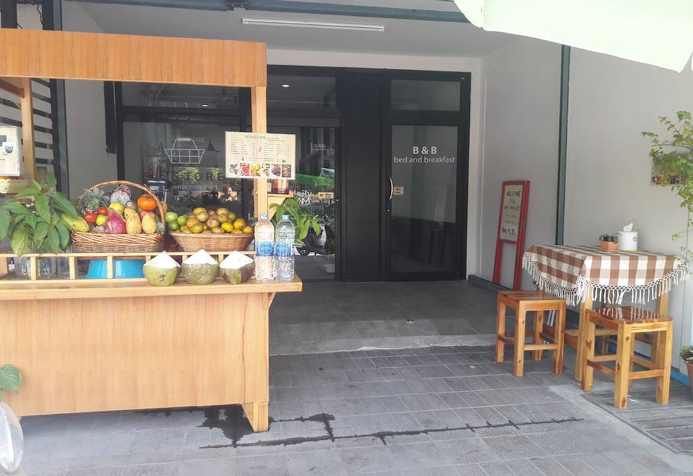 SS Store Bed & Breakfast