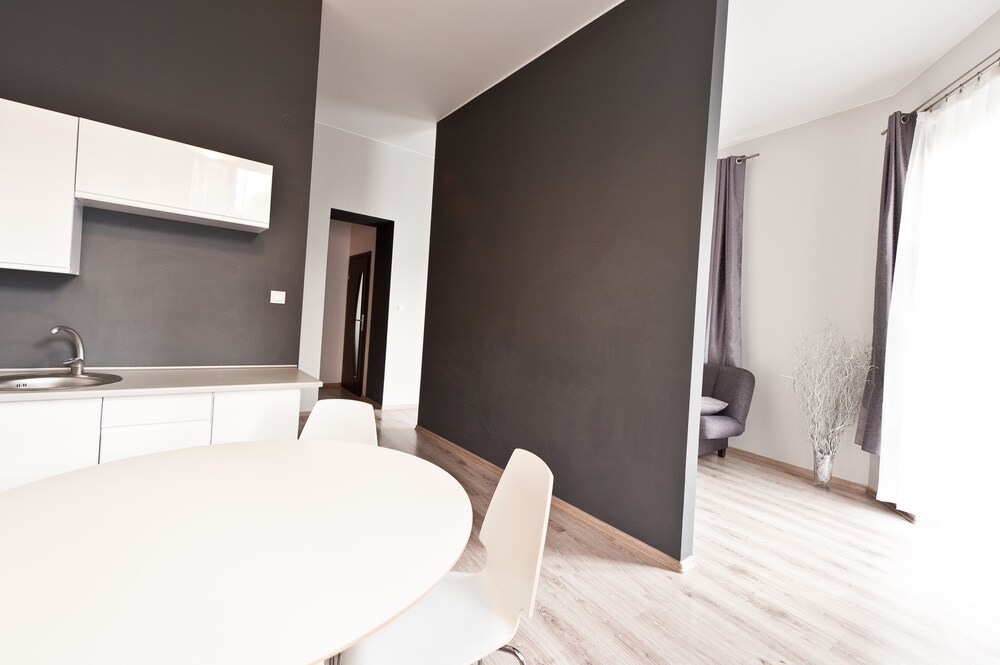Platinum Aparthotel