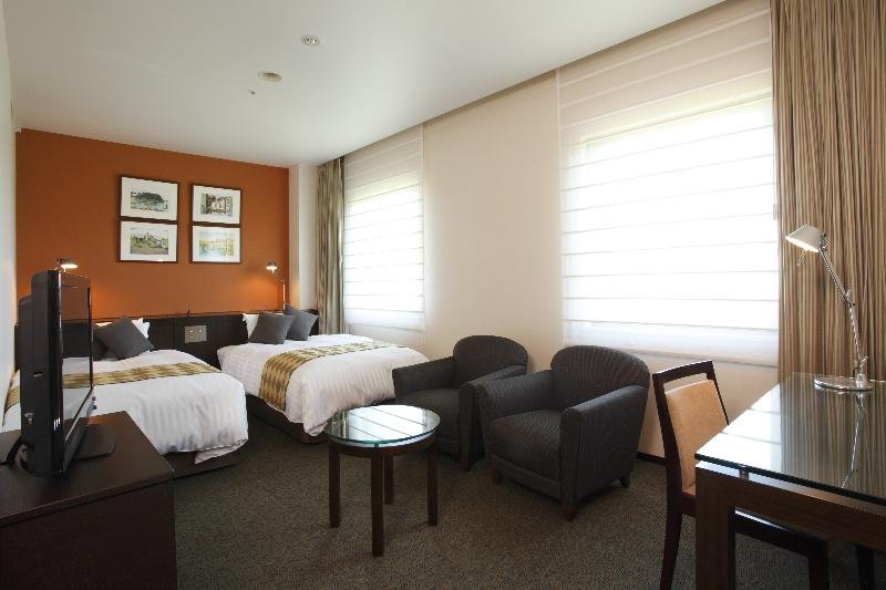JR-East Hotel Mets Mejiro