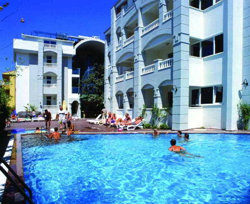 Two Seas Hotel