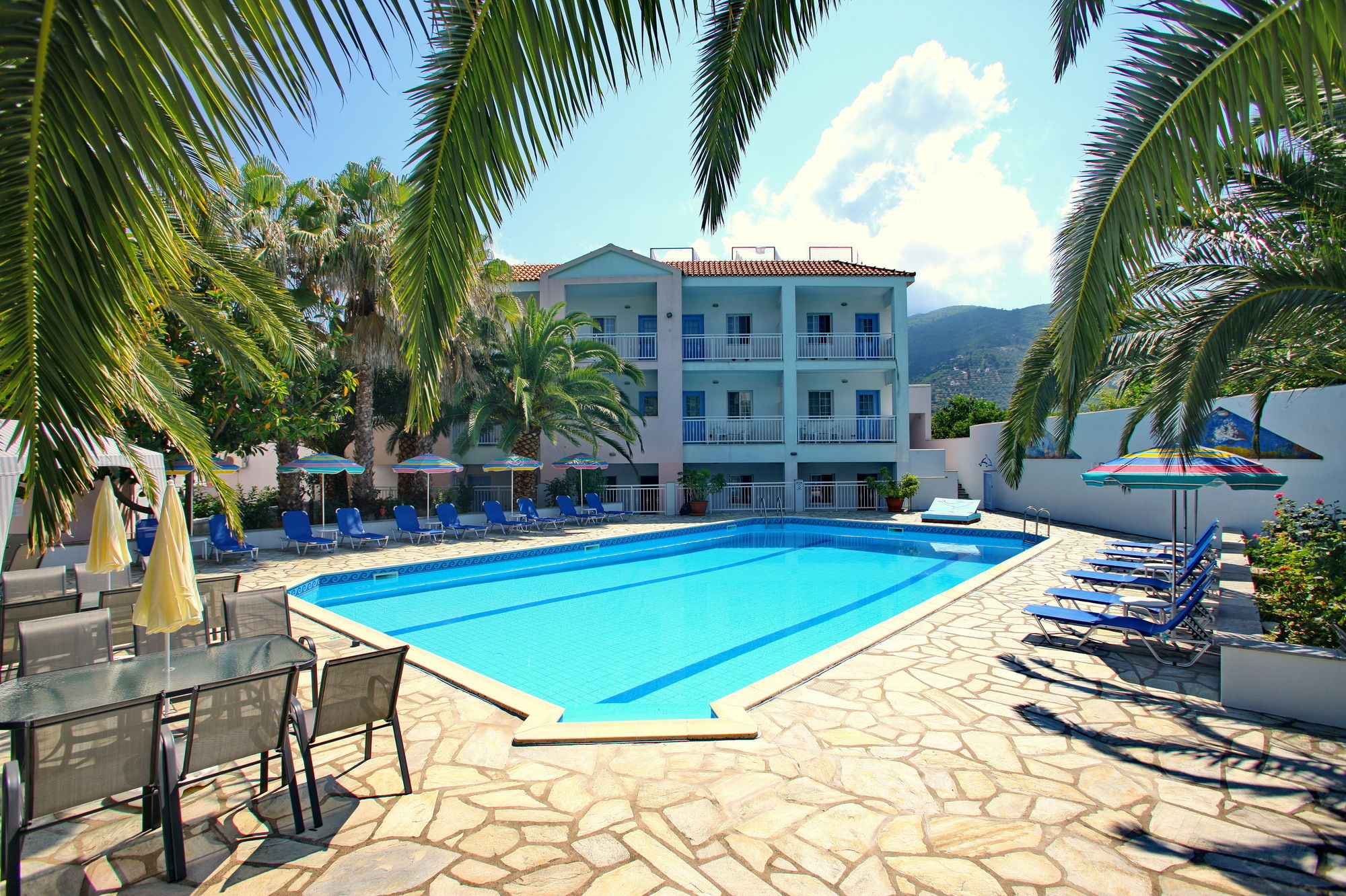 Dolphin Hotel