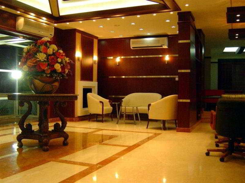 La Villa Palace Hotel