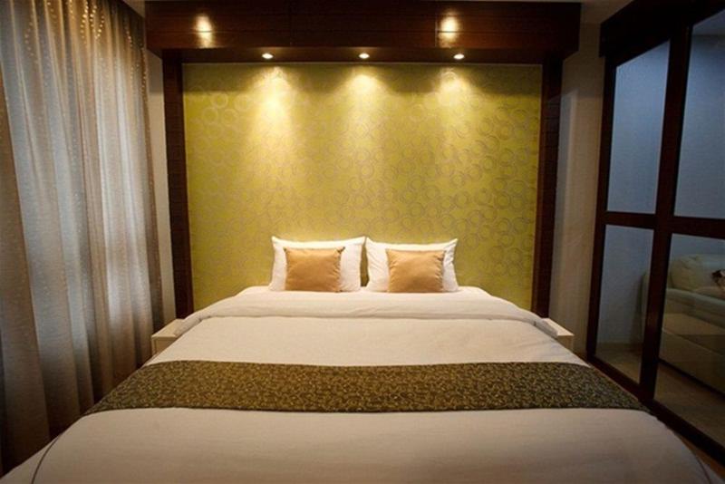 Alisha Court Hotel & Residence