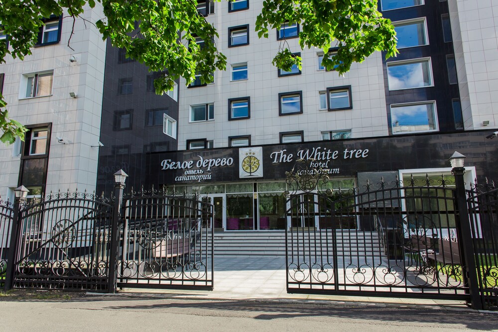 White Tree Hotel
