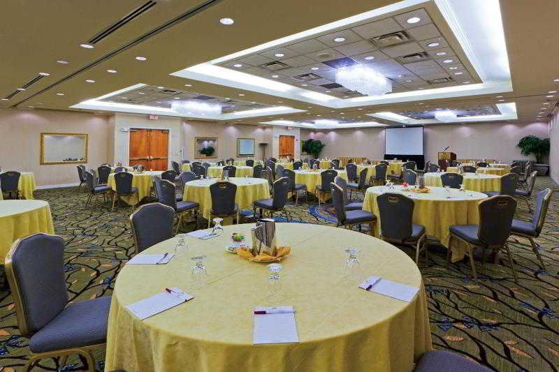 Crowne Plaza Dulles Airport