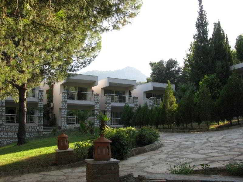 Greenpark Suites