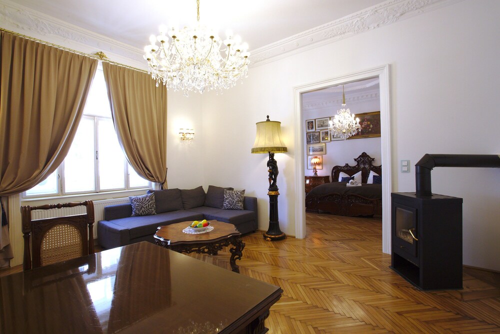 7Th Heaven Vienna Center Apartments