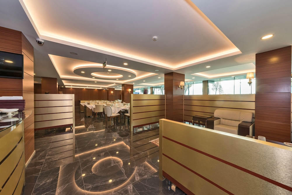 Aura Marina Hotel