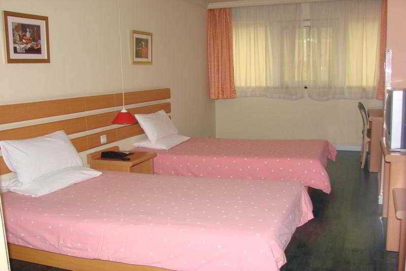 Home Inn West Yan'an Road