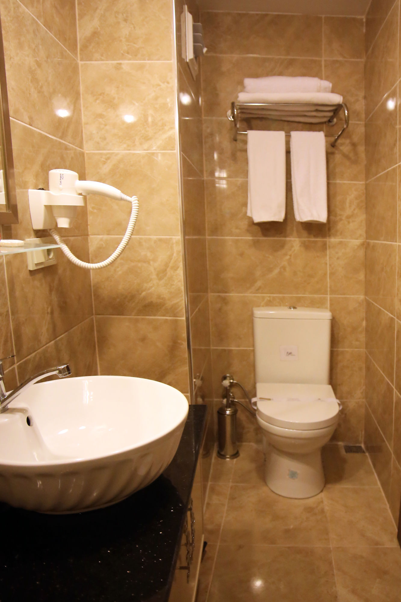 Lazz City Hotel