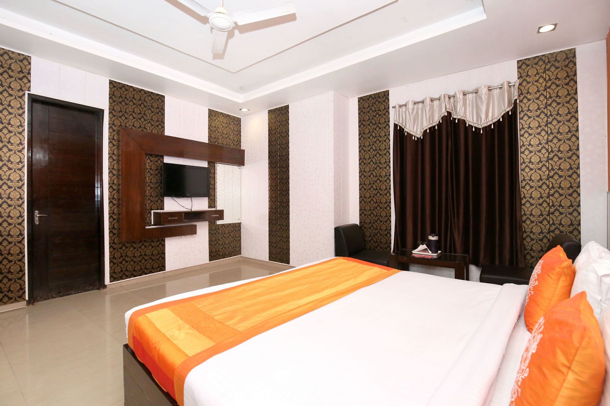 Hotel Preet