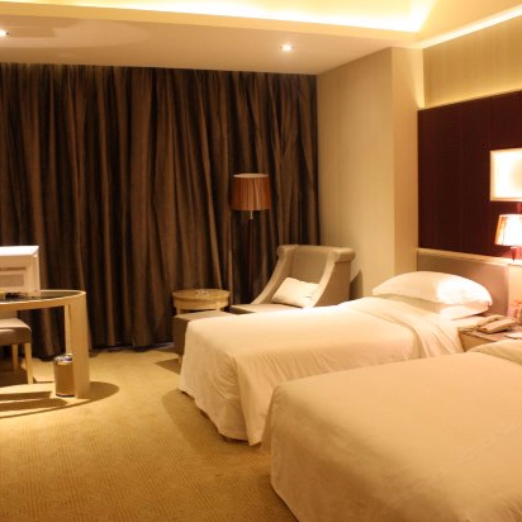 Paragon Holiday Hotel