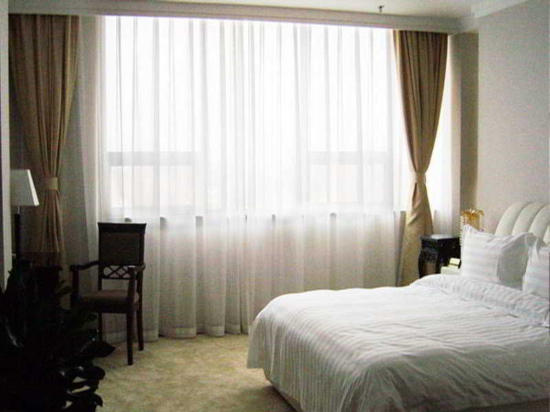 Rich Hotel