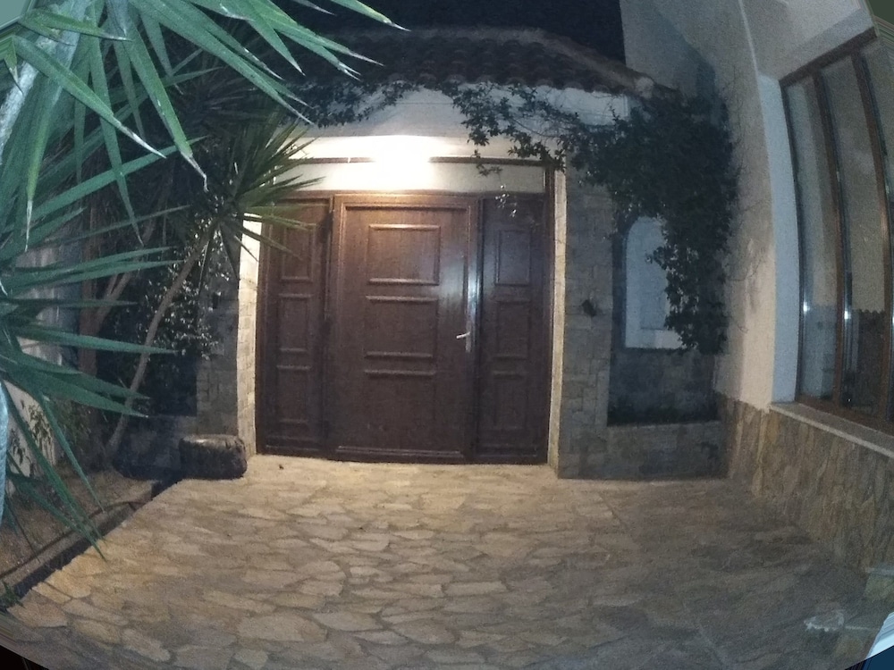 Skiathos Young GuestHouse