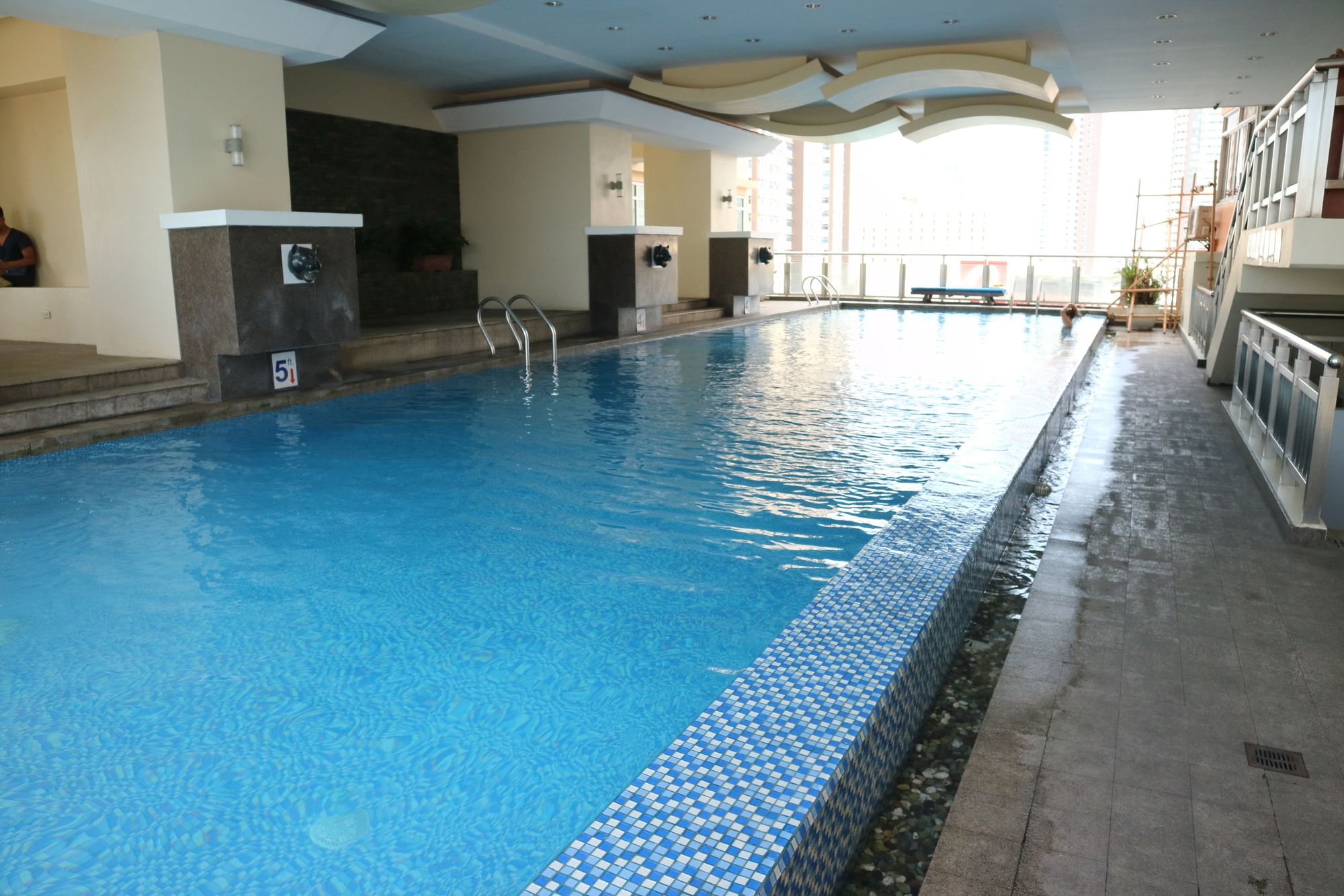 Sea Pearl Manila Suites
