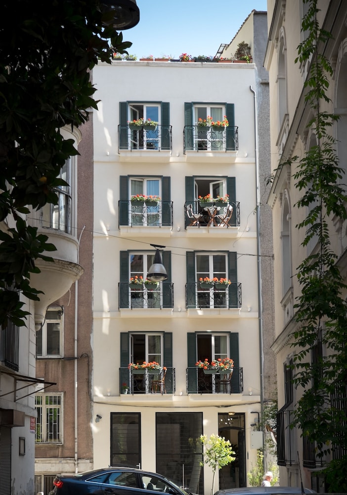 Aparthotel Pera Neuf