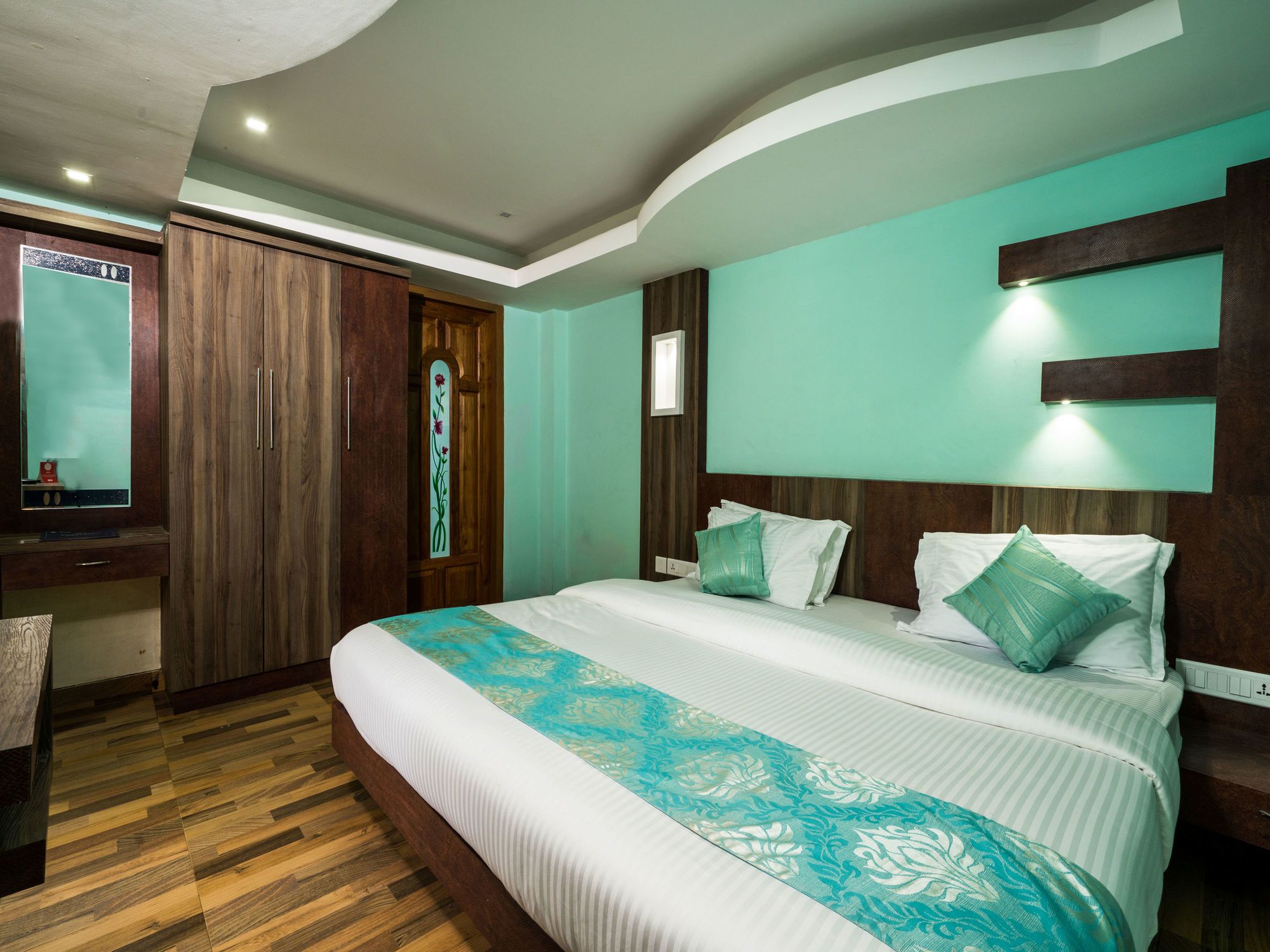 Blooms Greenland Residency