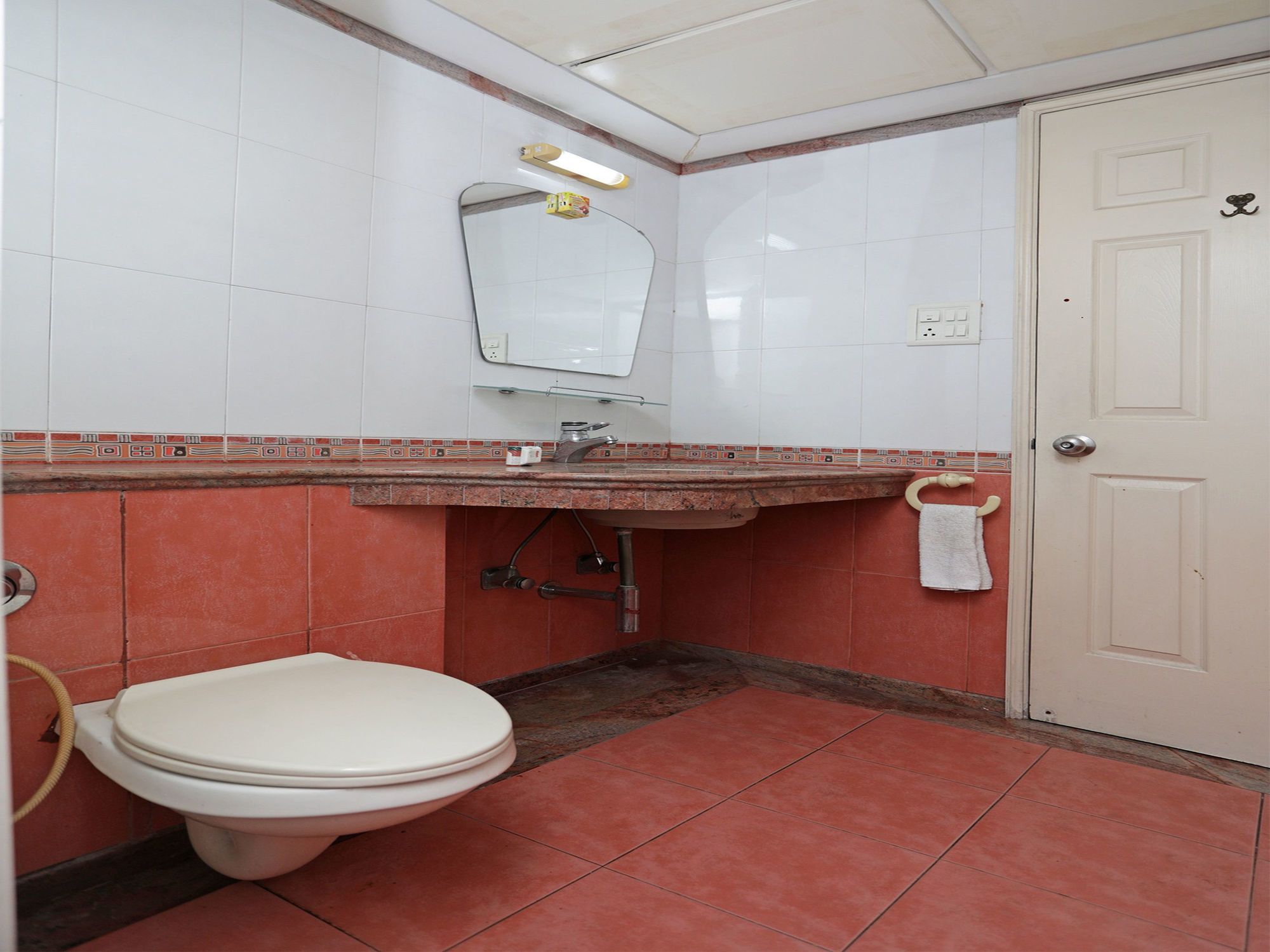 La Royle Appartments By OYO Rooms