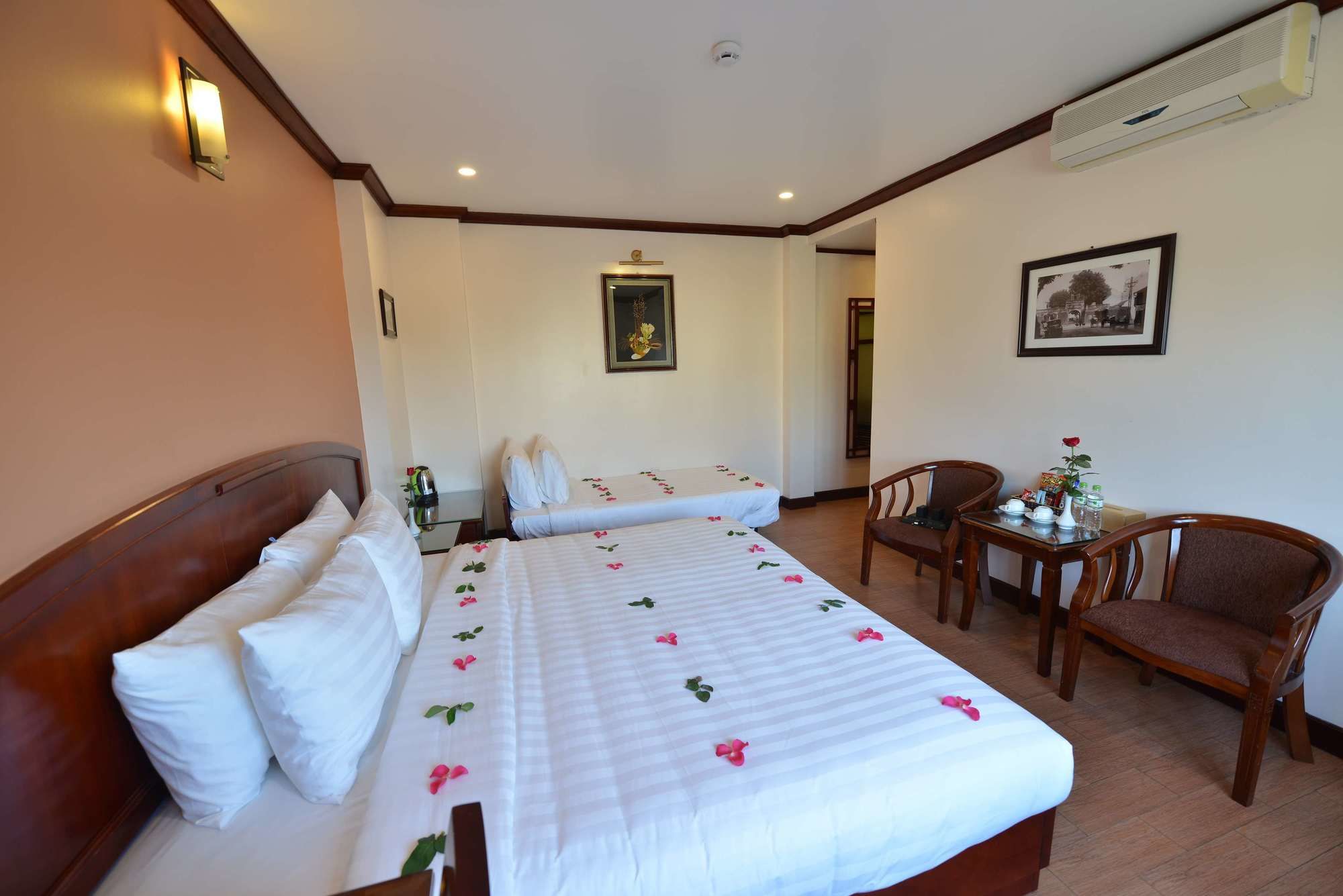 Blue Hanoi Inn Legend Hotel