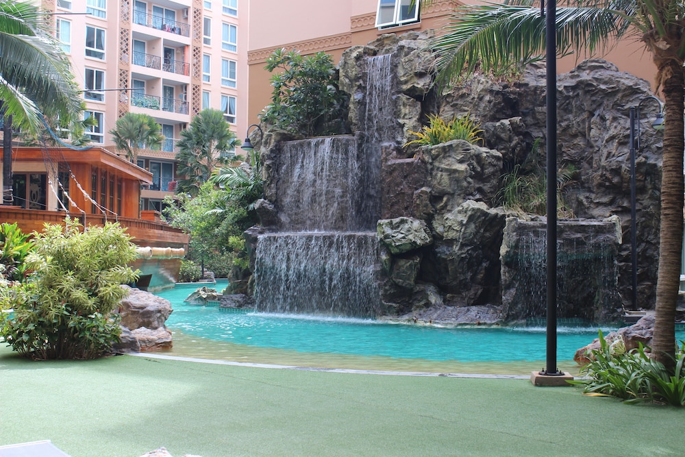 Atlantis Condo Resort by EVT