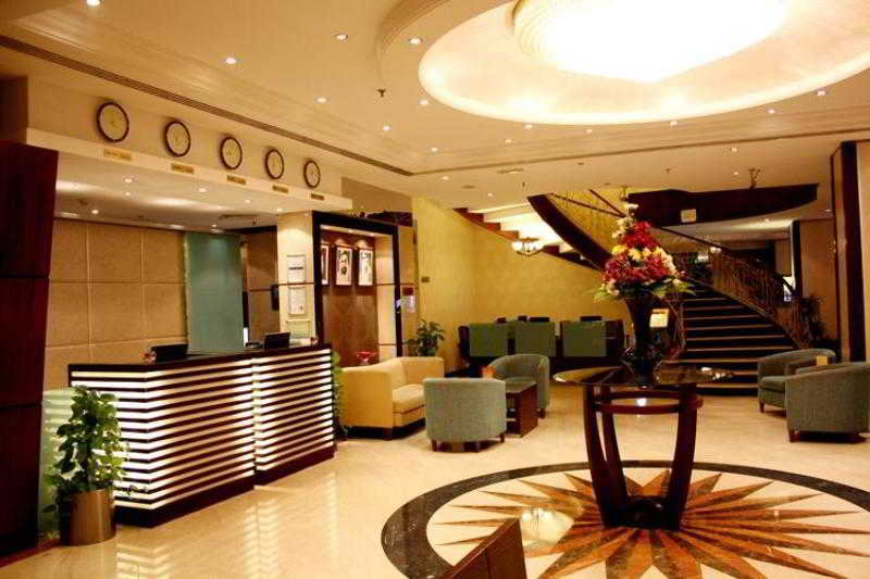 Landmark Summit Hotel