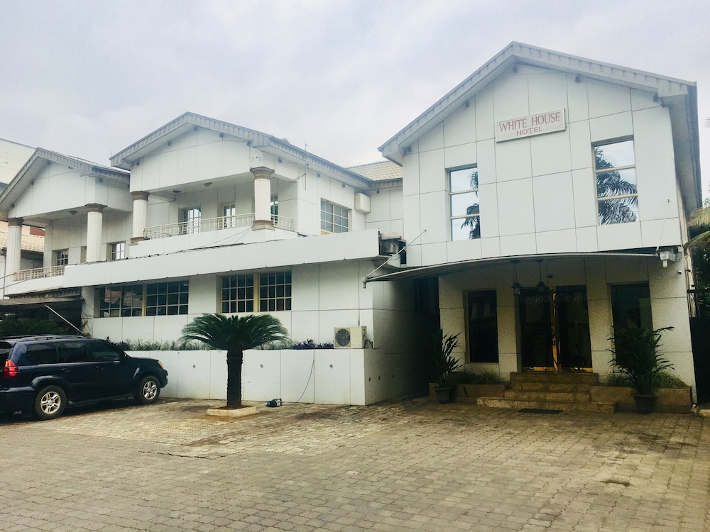 Whitehouse Hotels GRA
