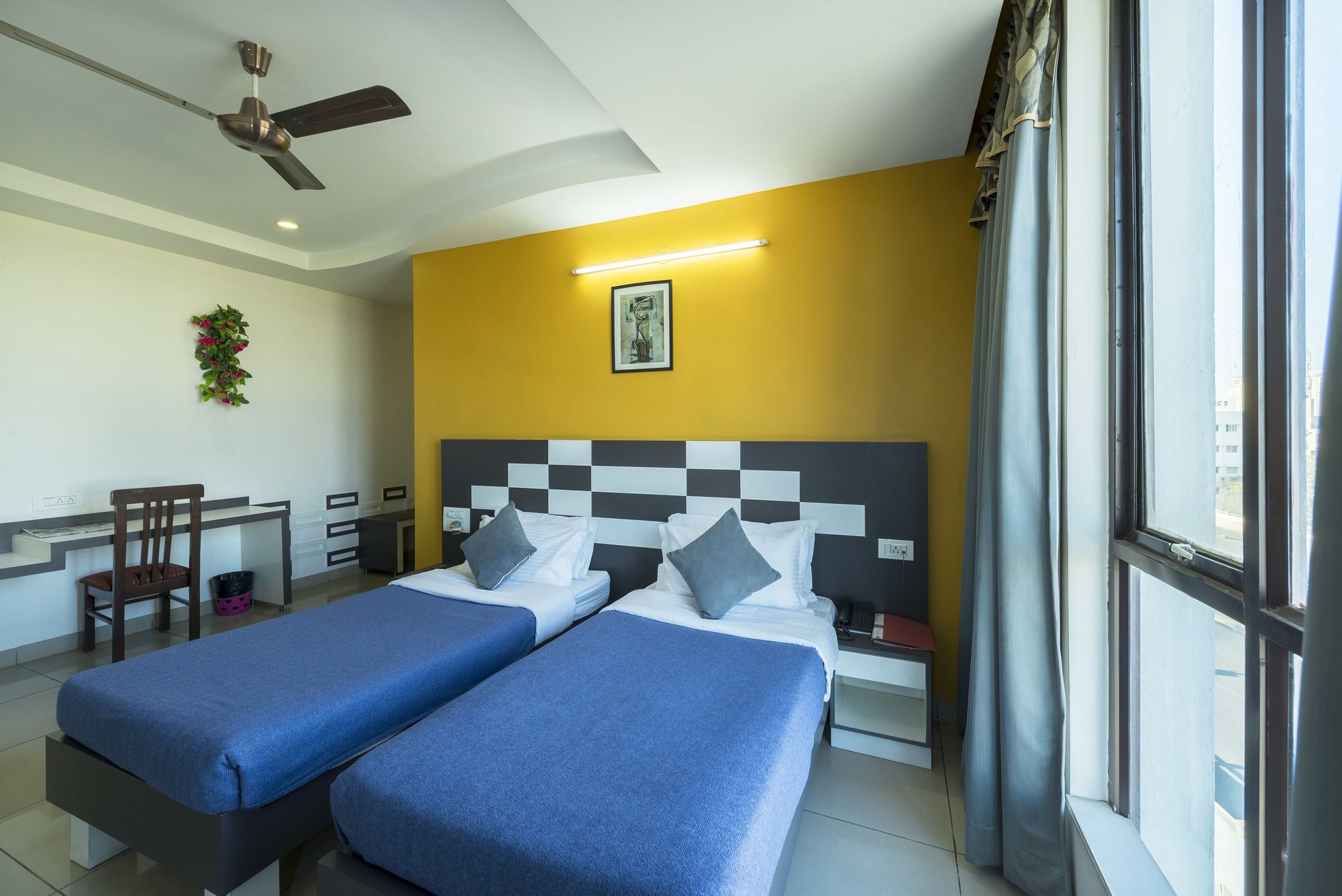 Hotel Raj Elegance