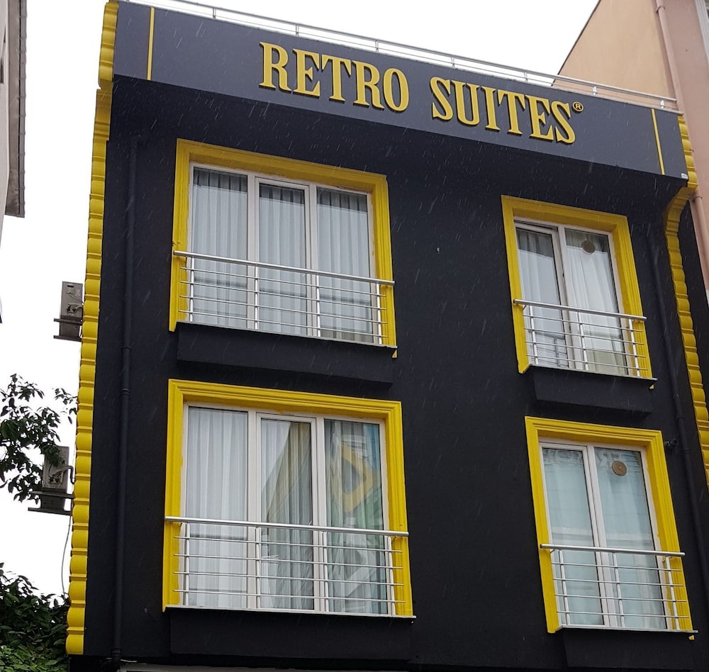Lodge Retro Suites