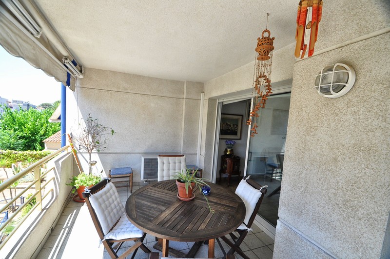 2Br Center & Swimming Pool
