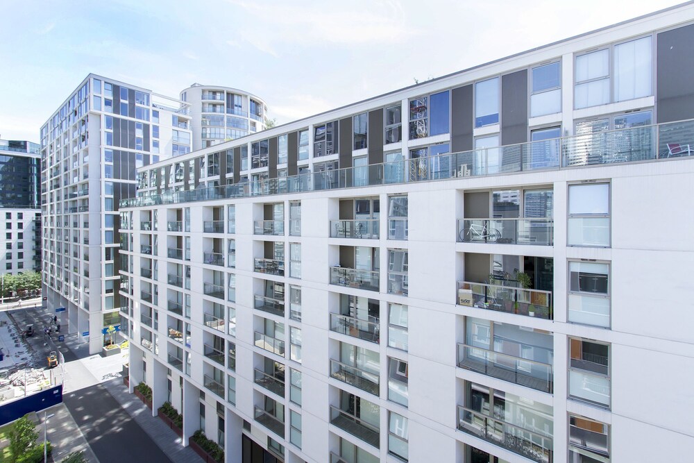 Molia Canary Wharf